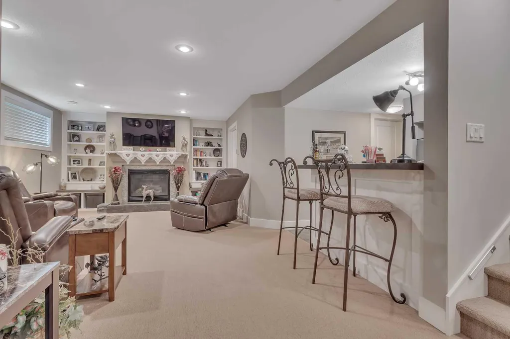 509 Wishart Street Red Deer AB T4N 7E2