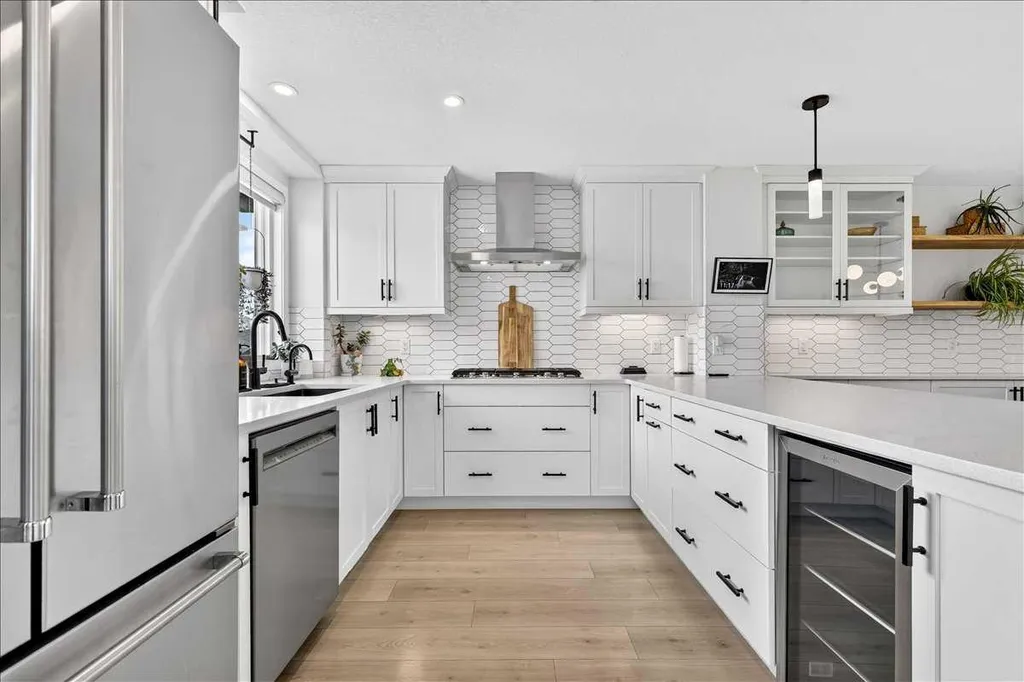 199 Magnolia Way SE Calgary AB T3M 3M7