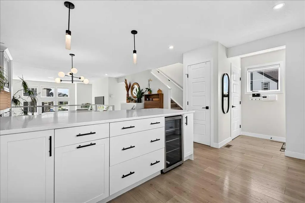 199 Magnolia Way SE Calgary AB T3M 3M7