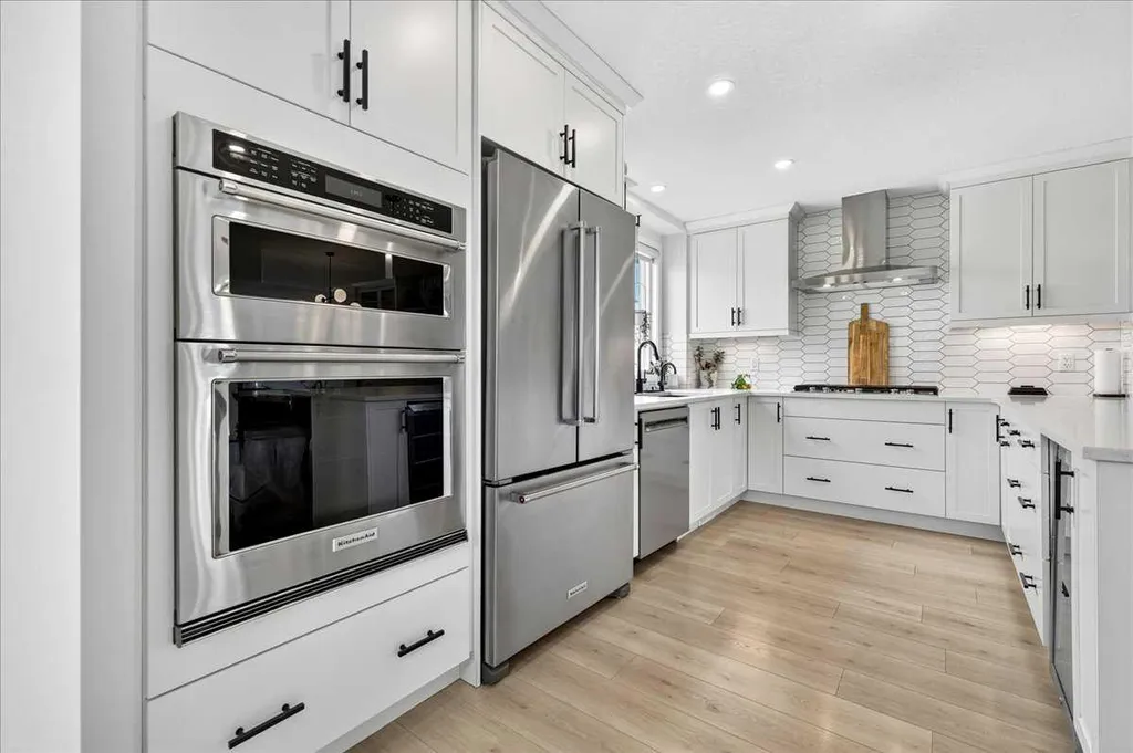 199 Magnolia Way SE Calgary AB T3M 3M7