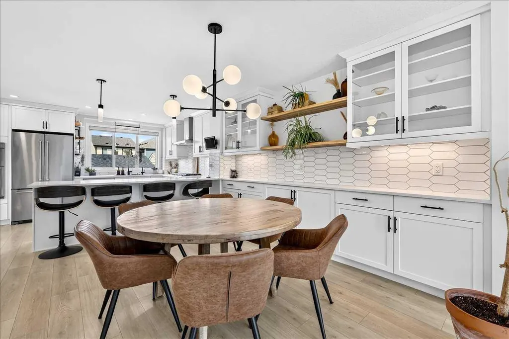 199 Magnolia Way SE Calgary AB T3M 3M7