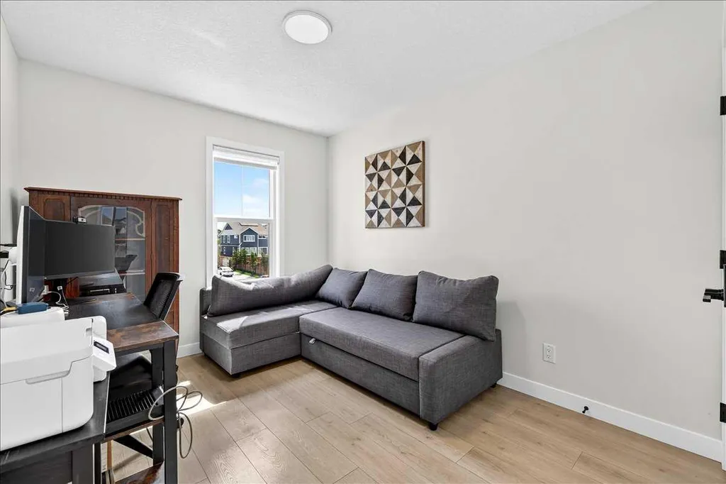 199 Magnolia Way SE Calgary AB T3M 3M7