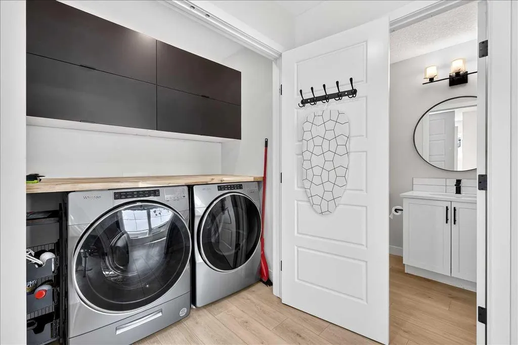 199 Magnolia Way SE Calgary AB T3M 3M7