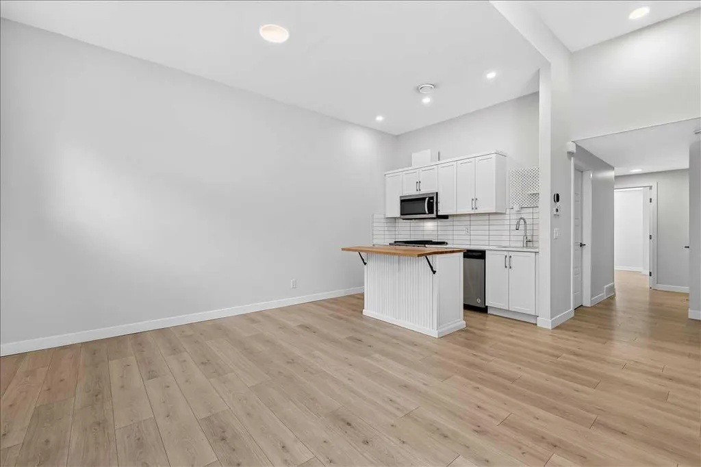 199 Magnolia Way SE Calgary AB T3M 3M7