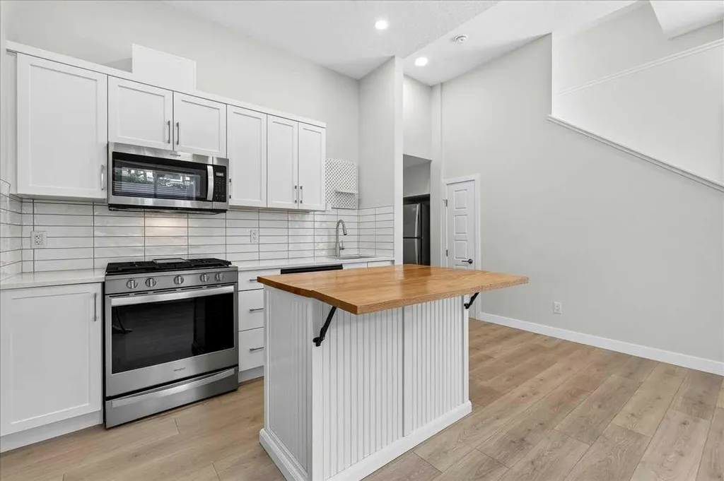 199 Magnolia Way SE Calgary AB T3M 3M7