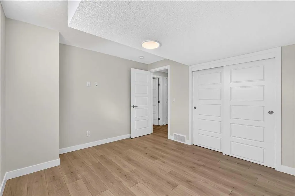 199 Magnolia Way SE Calgary AB T3M 3M7