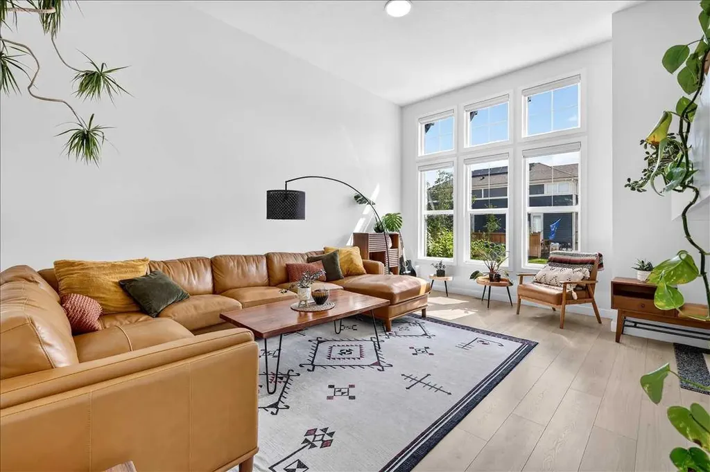 199 Magnolia Way SE Calgary AB T3M 3M7
