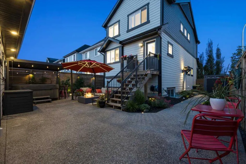 199 Magnolia Way SE Calgary AB T3M 3M7