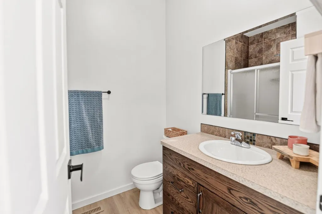 17 Alderwood Close Blackfalds AB T4M0L9