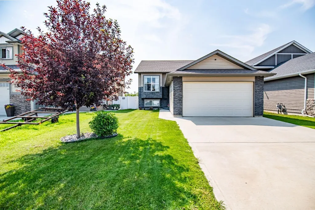 17 Alderwood Close Blackfalds AB T4M0L9