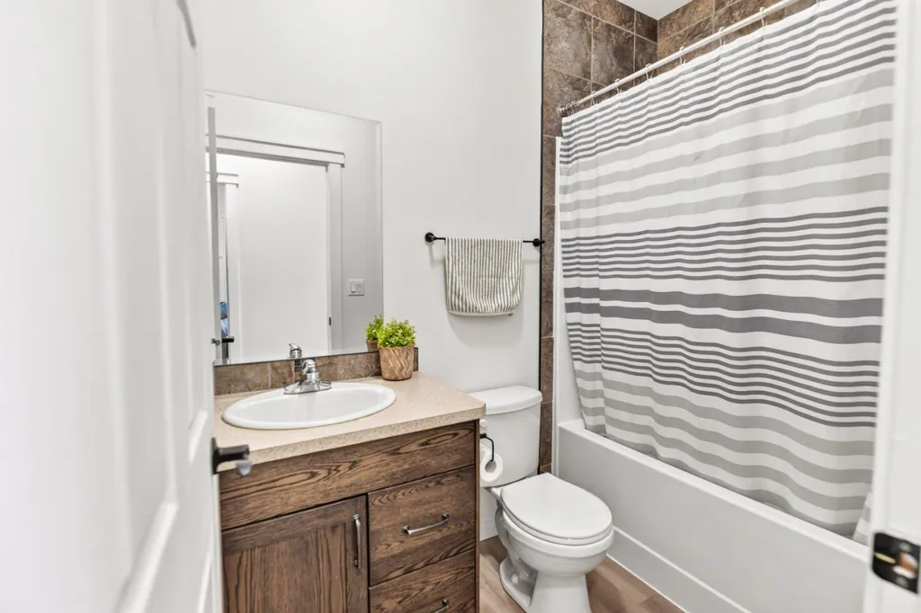 17 Alderwood Close Blackfalds AB T4M0L9
