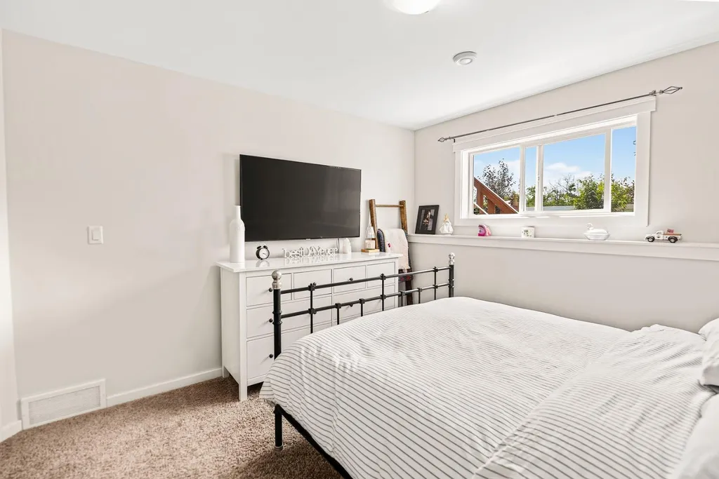17 Alderwood Close Blackfalds AB T4M0L9