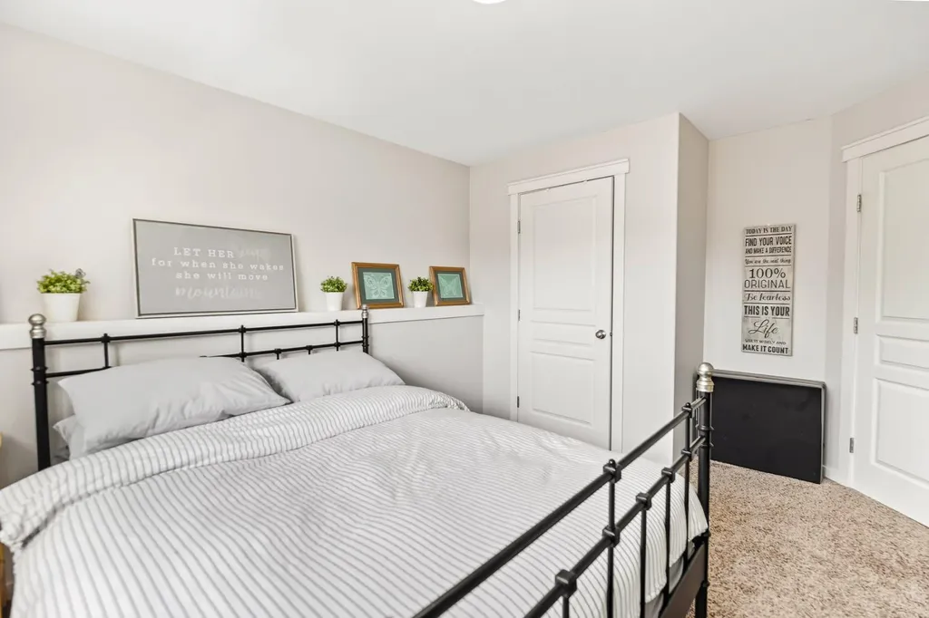 17 Alderwood Close Blackfalds AB T4M0L9