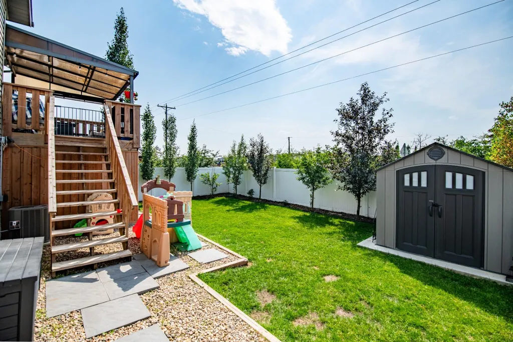 17 Alderwood Close Blackfalds AB T4M0L9
