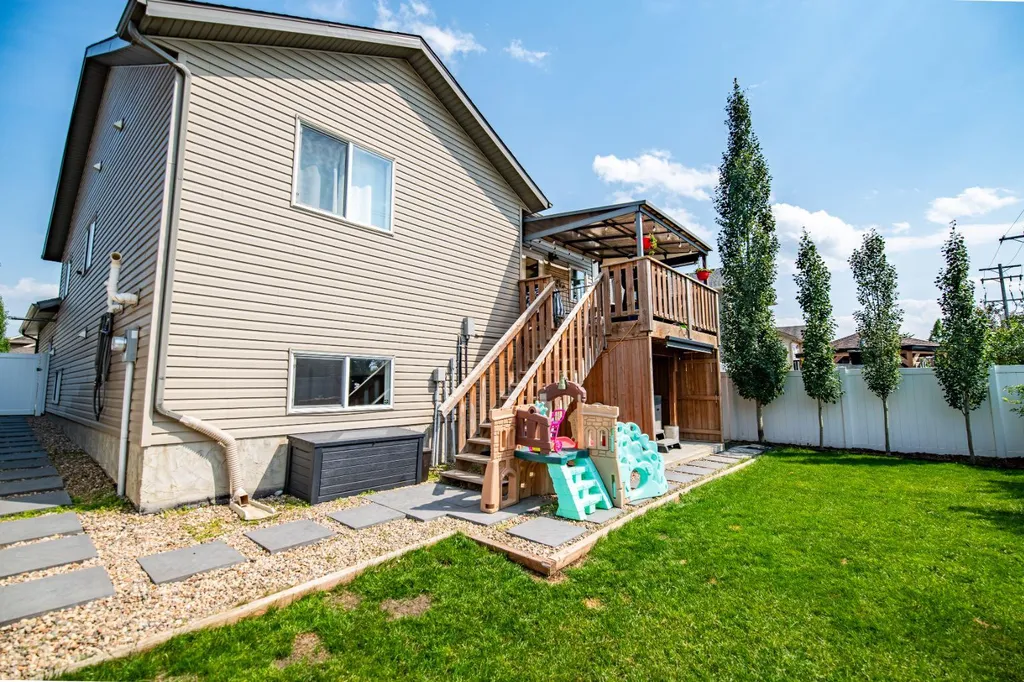 17 Alderwood Close Blackfalds AB T4M0L9