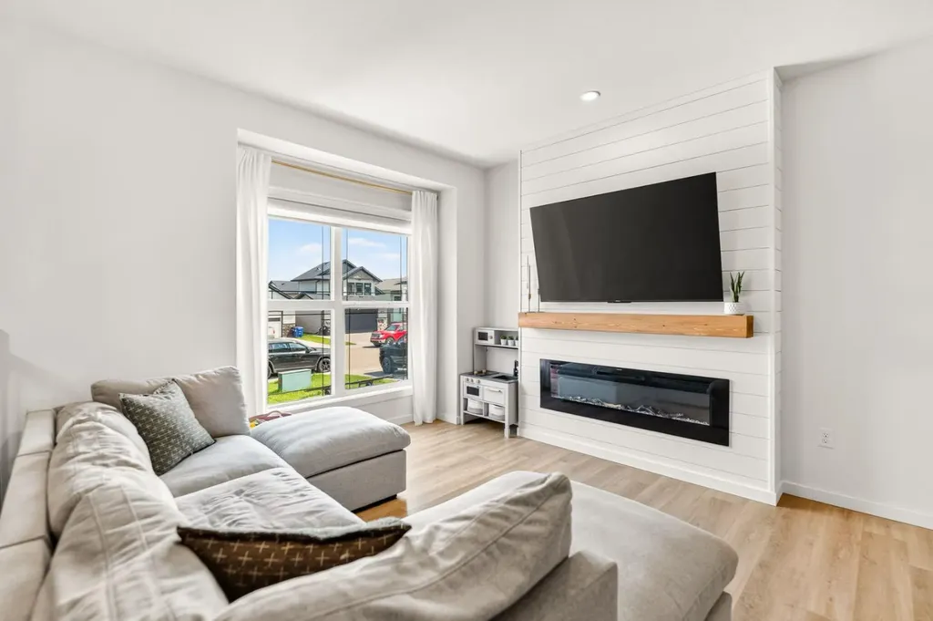 17 Alderwood Close Blackfalds AB T4M0L9