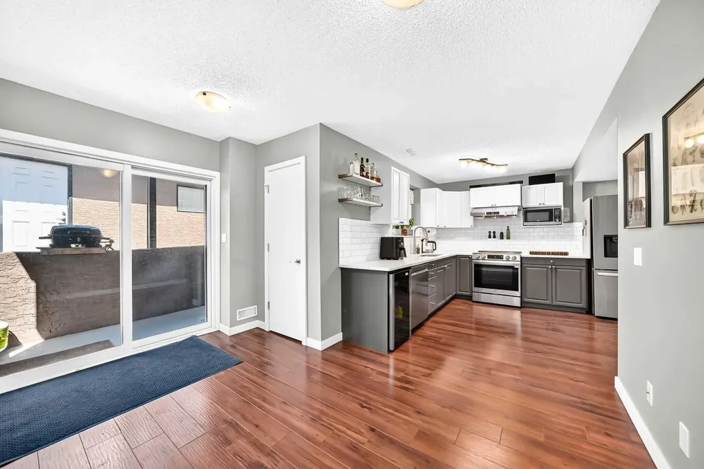 8004 Ranchview Drive NW Calgary AB T3G1T1
