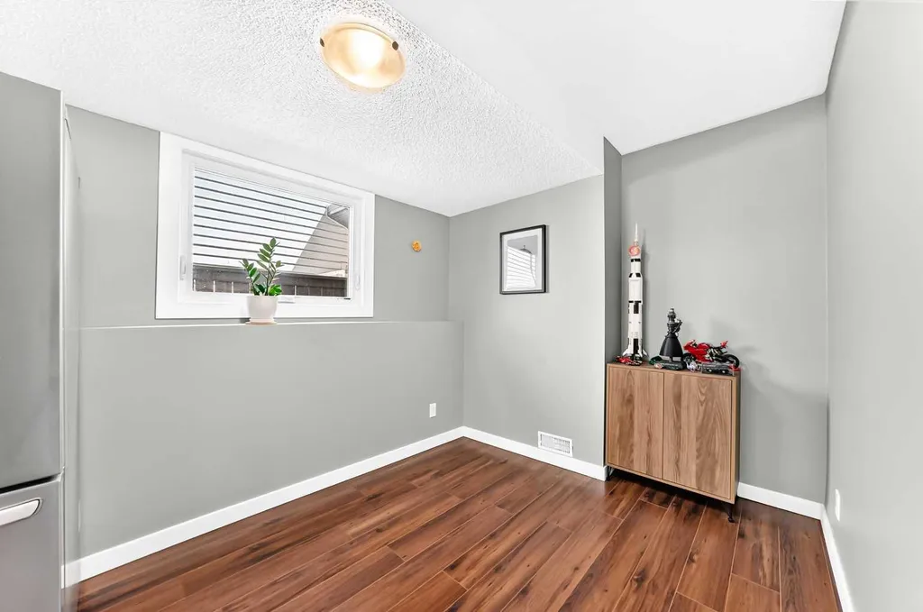 8004 Ranchview Drive NW Calgary AB T3G1T1