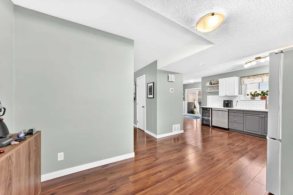 8004 Ranchview Drive NW Calgary AB T3G1T1