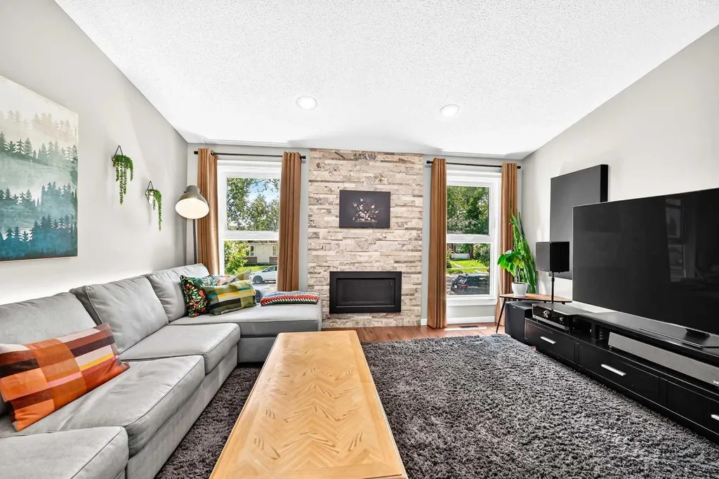 8004 Ranchview Drive NW Calgary AB T3G1T1
