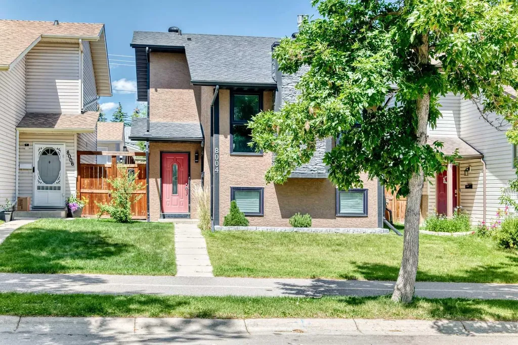 8004 Ranchview Drive NW Calgary AB T3G1T1