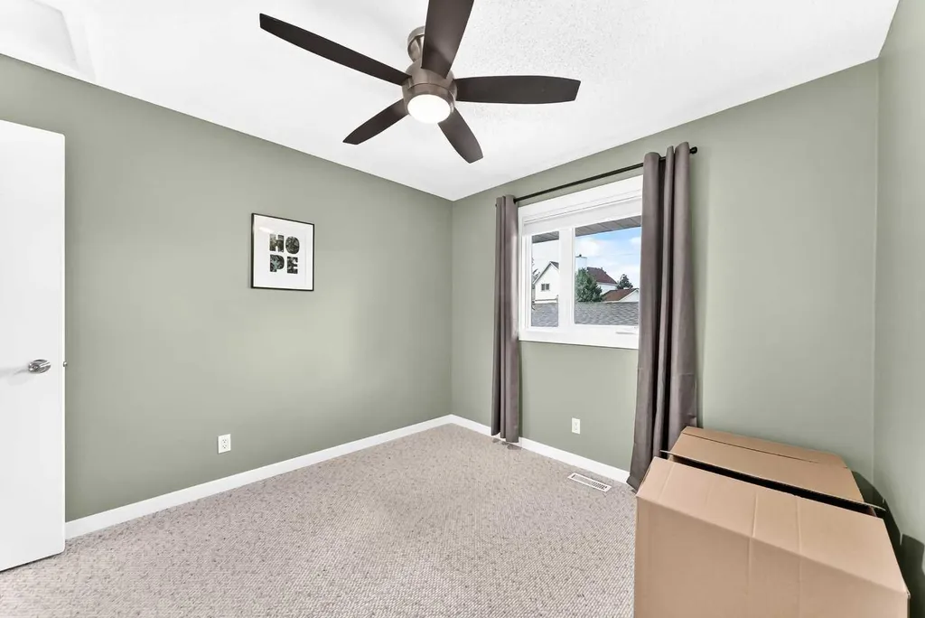 8004 Ranchview Drive NW Calgary AB T3G1T1