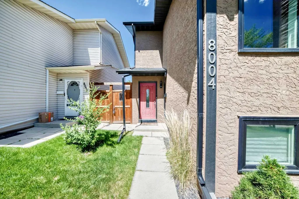 8004 Ranchview Drive NW Calgary AB T3G1T1