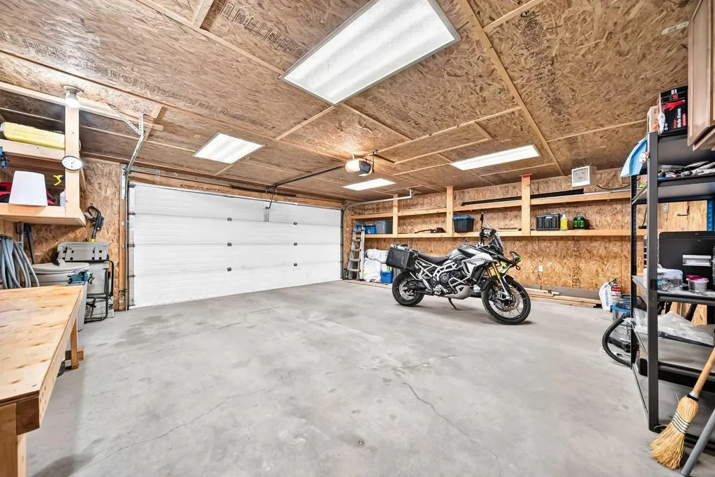 8004 Ranchview Drive NW Calgary AB T3G1T1