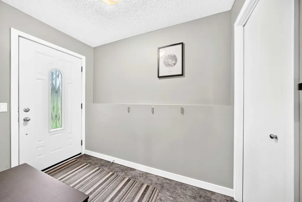 8004 Ranchview Drive NW Calgary AB T3G1T1