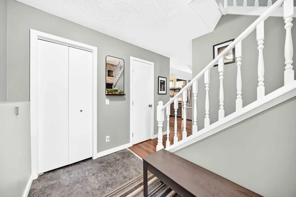 8004 Ranchview Drive NW Calgary AB T3G1T1