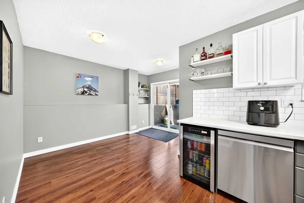 8004 Ranchview Drive NW Calgary AB T3G1T1