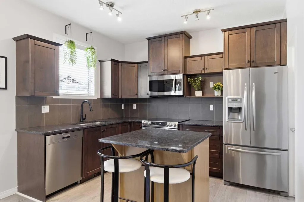 317 Sandford Place NW Langdon AB T0J 1X2