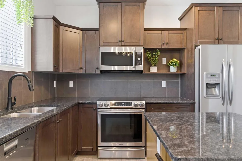 317 Sandford Place NW Langdon AB T0J 1X2
