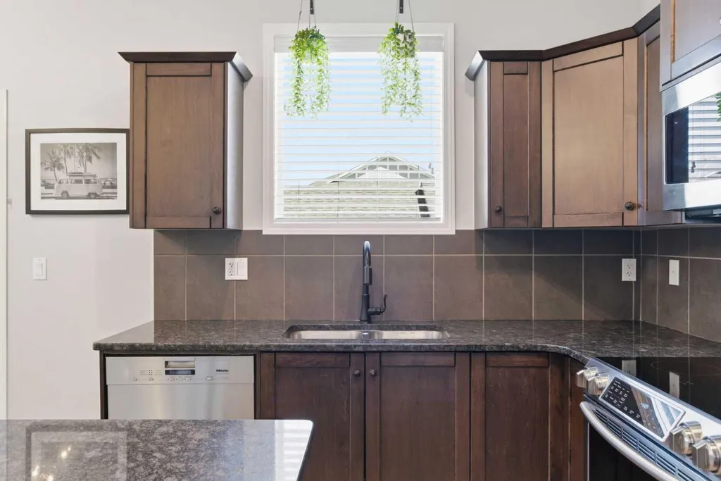 317 Sandford Place NW Langdon AB T0J 1X2