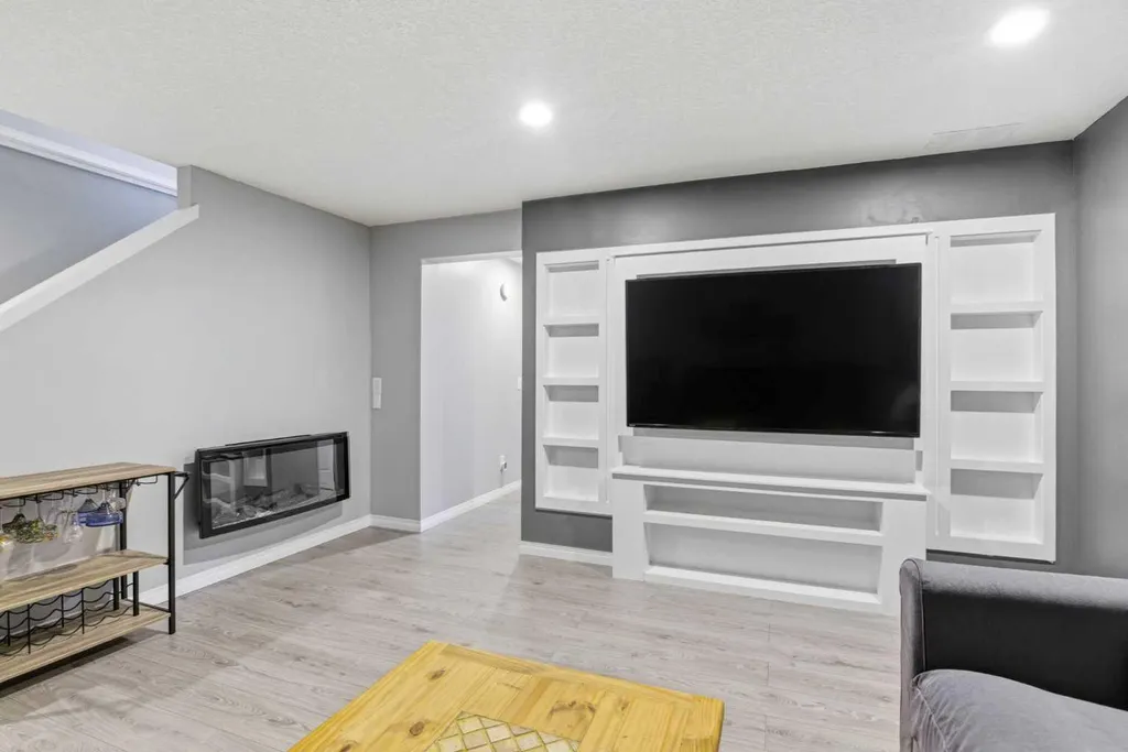 317 Sandford Place NW Langdon AB T0J 1X2