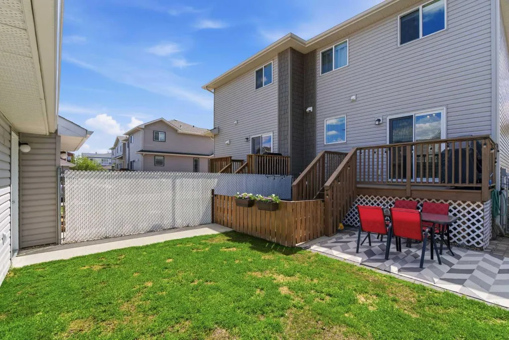 317 Sandford Place NW Langdon AB T0J 1X2
