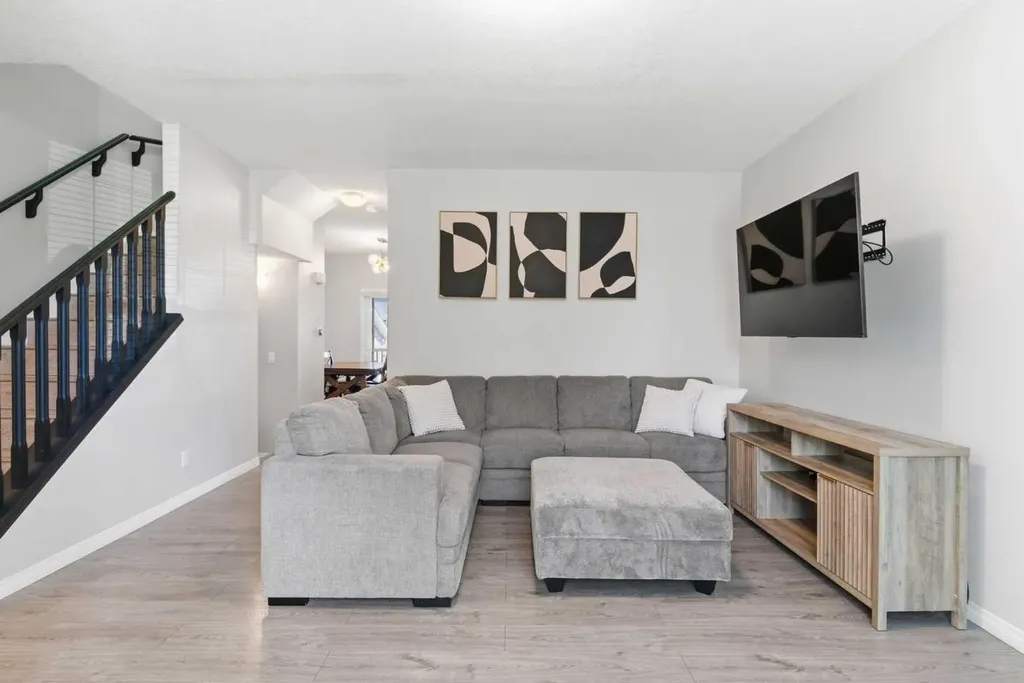317 Sandford Place NW Langdon AB T0J 1X2