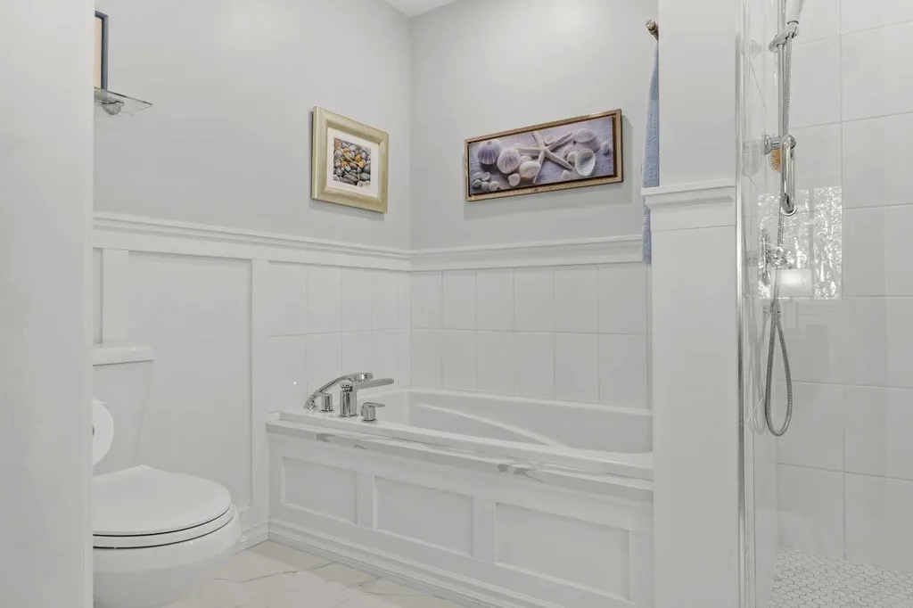 706 Patterson View SW Calgary AB T3H 3J9