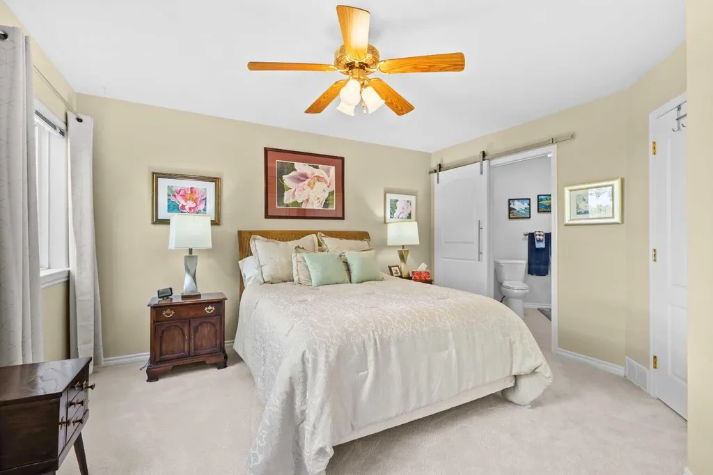 706 Patterson View SW Calgary AB T3H 3J9