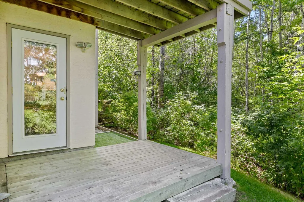 706 Patterson View SW Calgary AB T3H 3J9