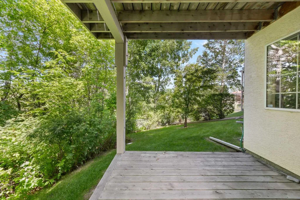 706 Patterson View SW Calgary AB T3H 3J9