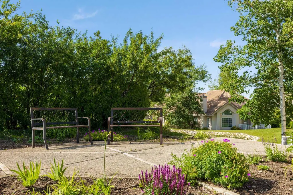706 Patterson View SW Calgary AB T3H 3J9