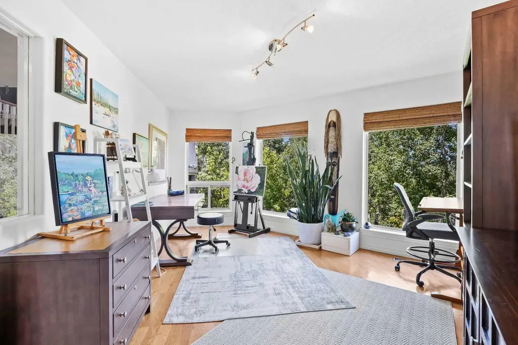 706 Patterson View SW Calgary AB T3H 3J9