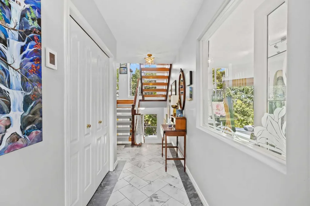 706 Patterson View SW Calgary AB T3H 3J9
