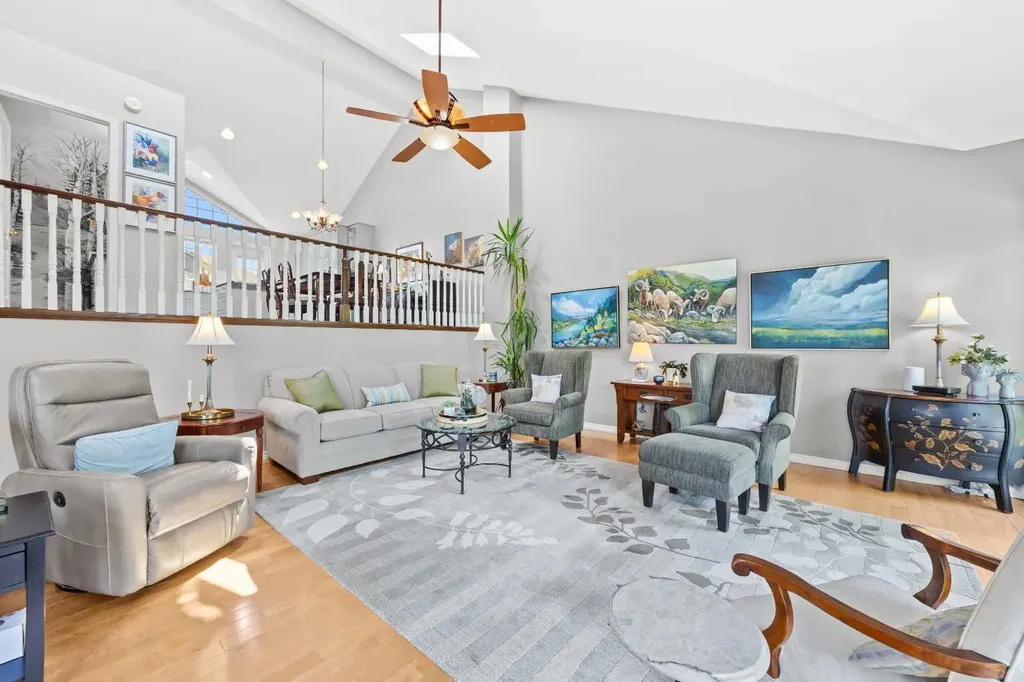 706 Patterson View SW Calgary AB T3H 3J9