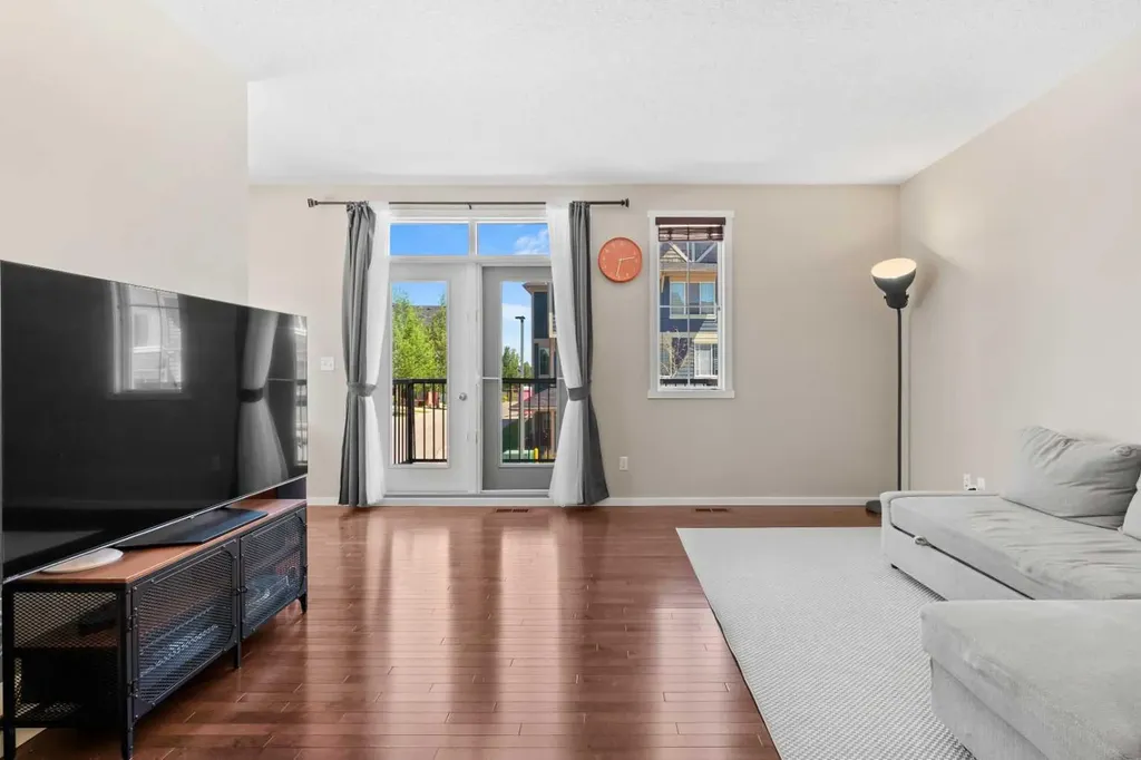 58 Evansview Road NW Calgary AB T3P 0L2