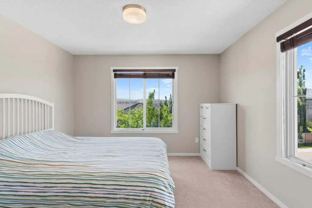 58 Evansview Road NW Calgary AB T3P 0L2