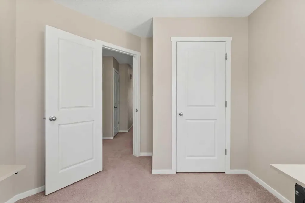 58 Evansview Road NW Calgary AB T3P 0L2