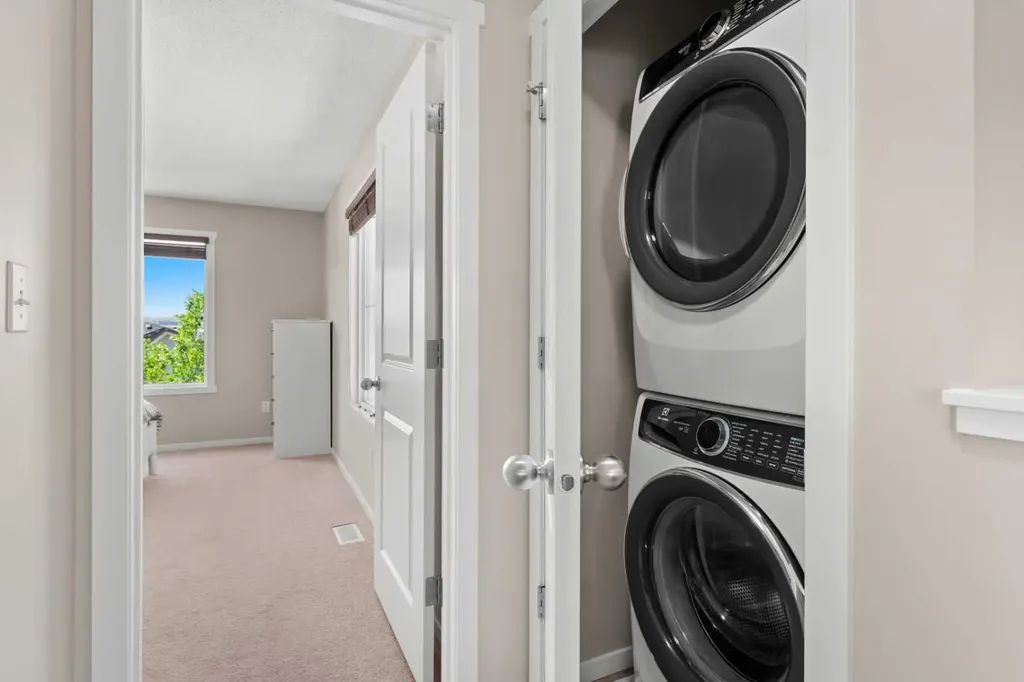 58 Evansview Road NW Calgary AB T3P 0L2