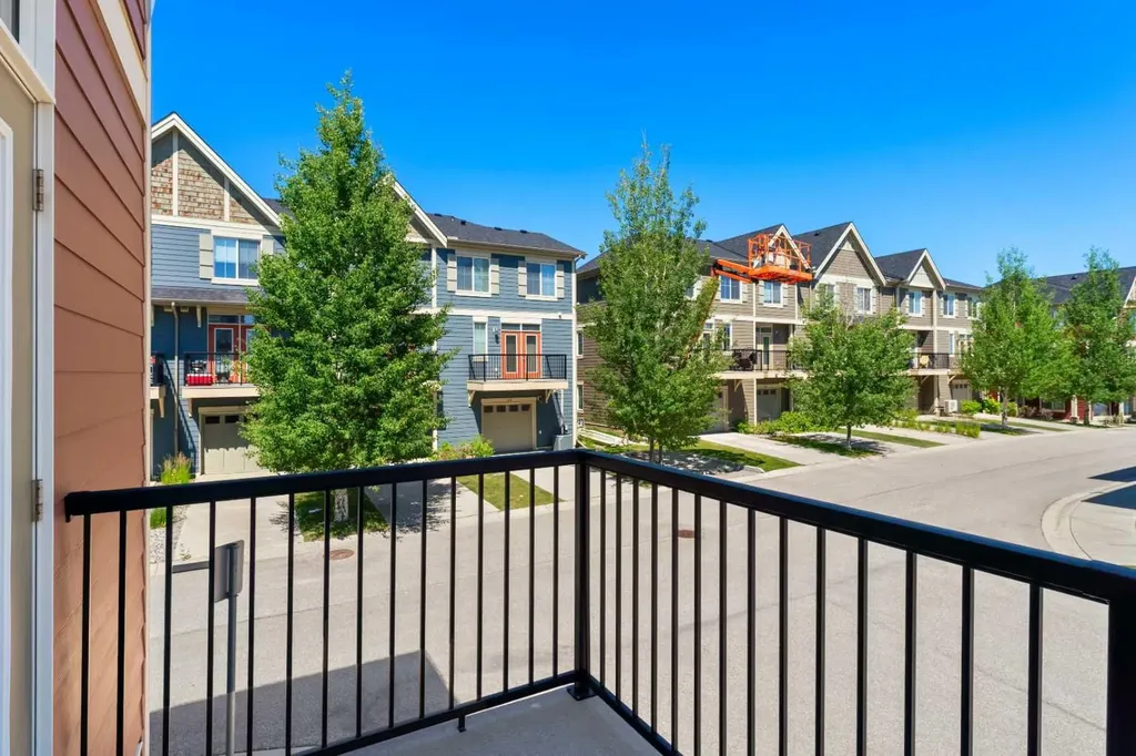 58 Evansview Road NW Calgary AB T3P 0L2